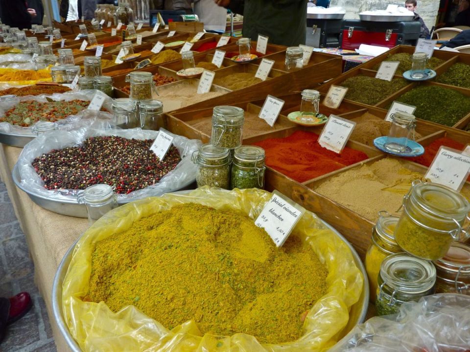 france_uzes_market_spices.jpg
