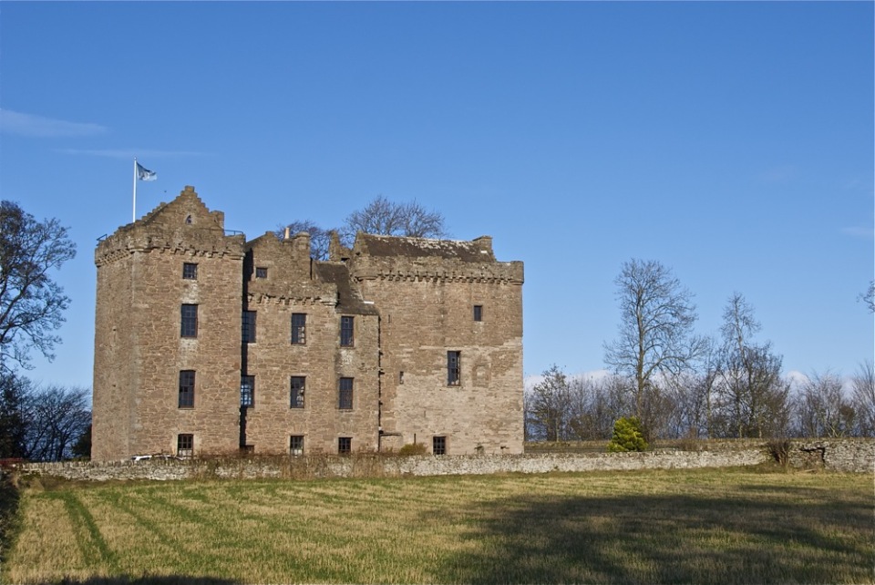 scotland_huntingtower_castle_perth.jpg